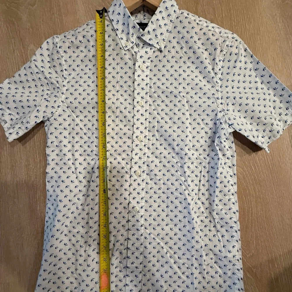 XS Banana Republic Button Down White and Blue Slim Fit Print Shirt - Picture 6 of 8